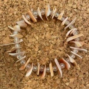 Bracelet. Shell and beads.  White and light pink.